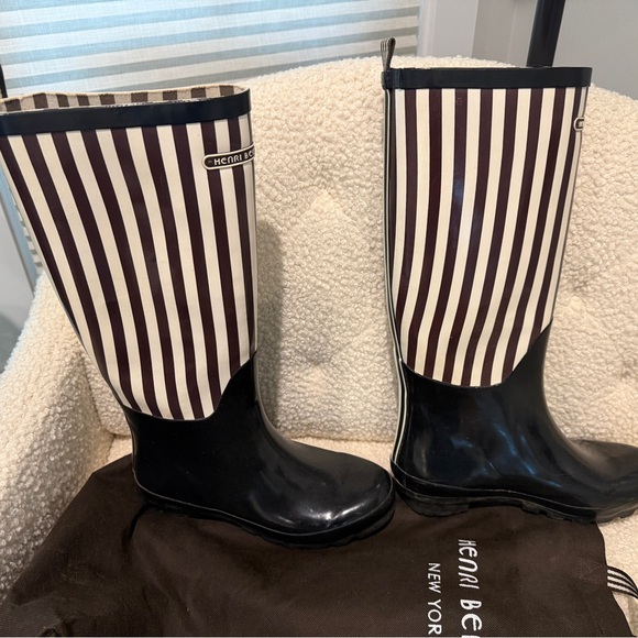 HENRI BENDEL Signature Stripe Rain Galoshes-Size 9 - Picture 5 of 8